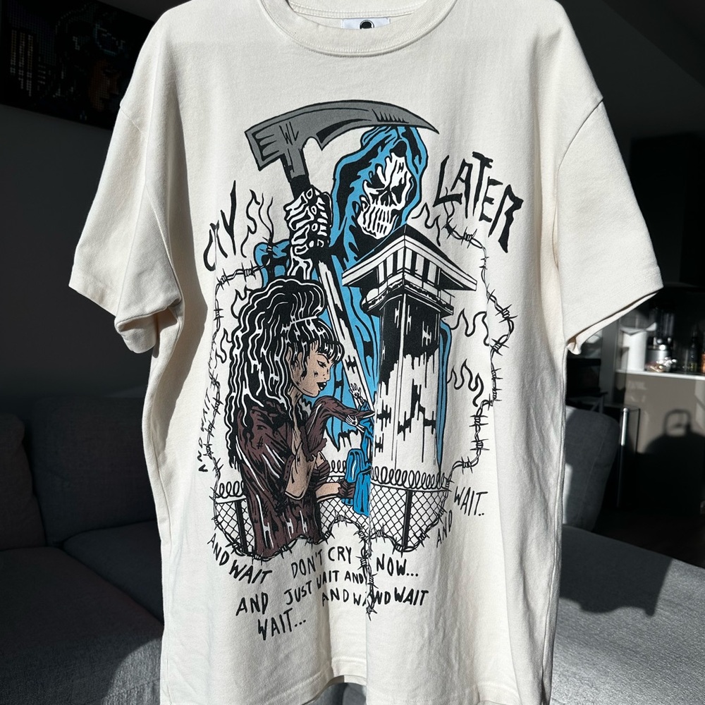 Warren Lotas: Graphic Art T-Shirt with Skeleton Design